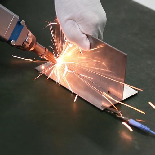 What size water chiller is required for a 200W handheld laser welder?